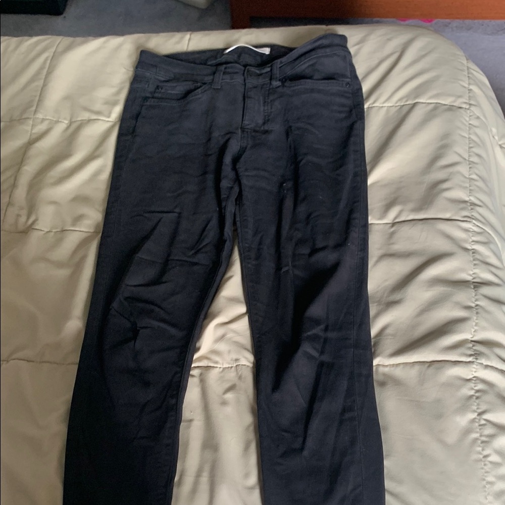 Cropped black pants